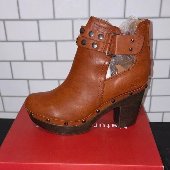JBU Tan Heeled Boots with Studded Design - Picture 2 of 4